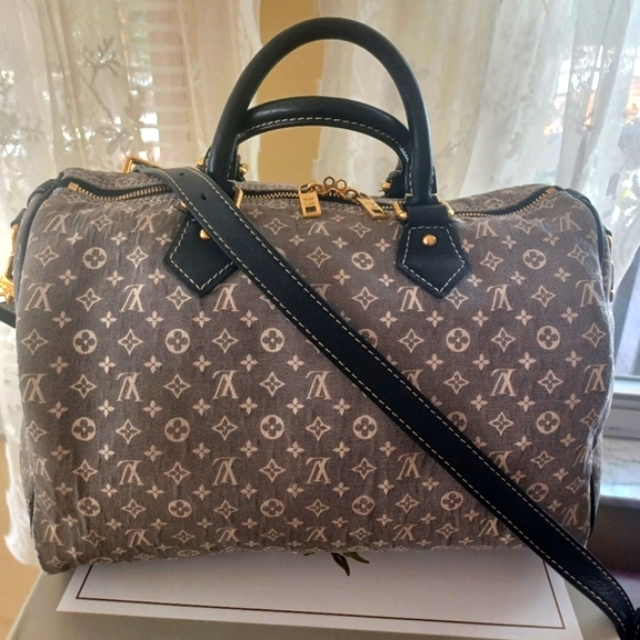 Louis Vuitton Handbags - Louis Vuitton Bandouliere 30